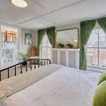 Top-Floor 1Br In Historic Capitol Hill